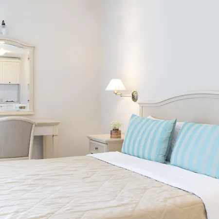 Lena Mare Boutique מלון